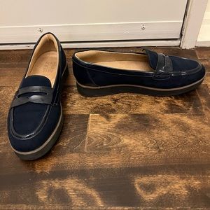 Like New! Naturalizer Navy Suede Loafers. Size 7.5